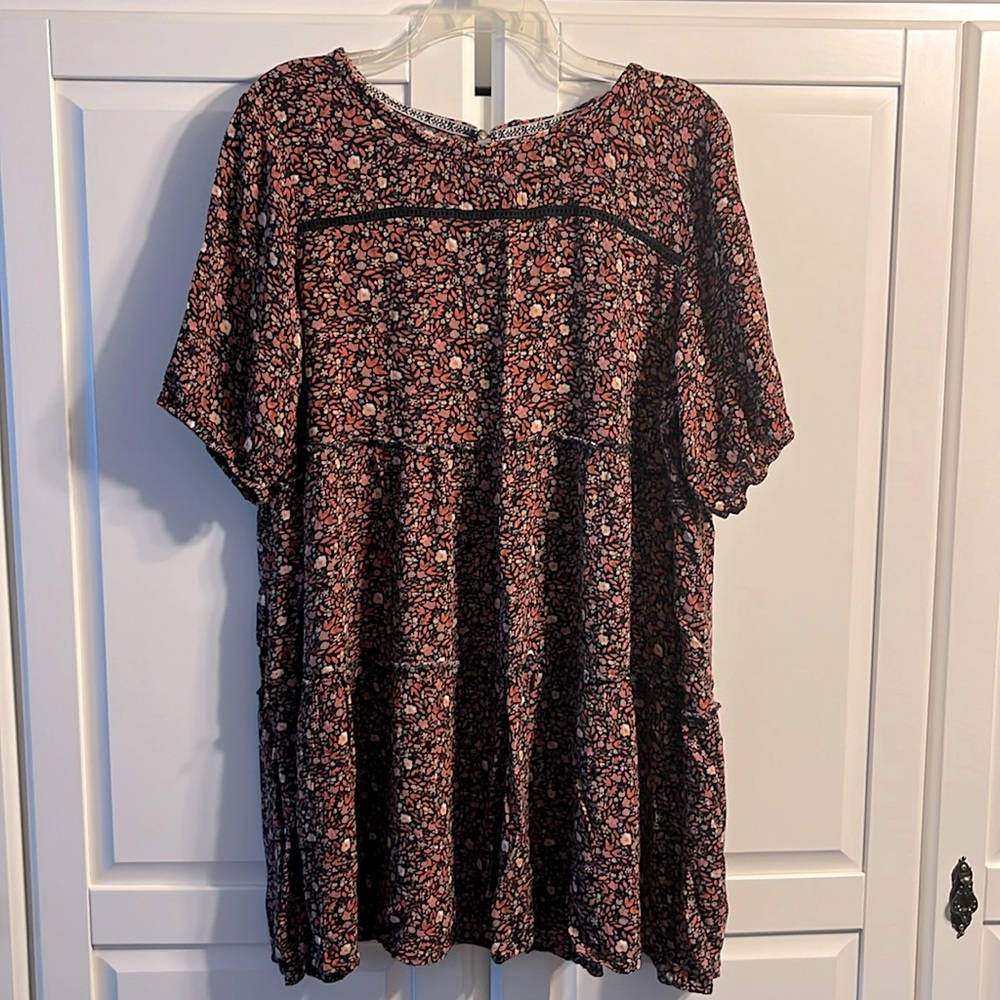 Knox Rose Black Tunic with Dusty Pink Floral Print